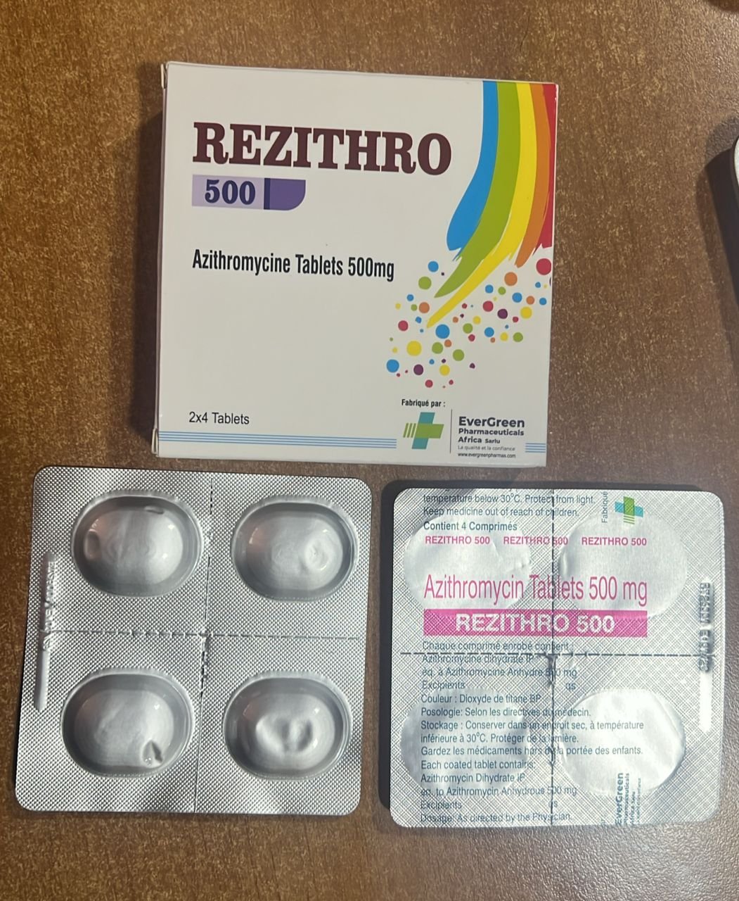 REZITHRO 500 — Antibiothérapie